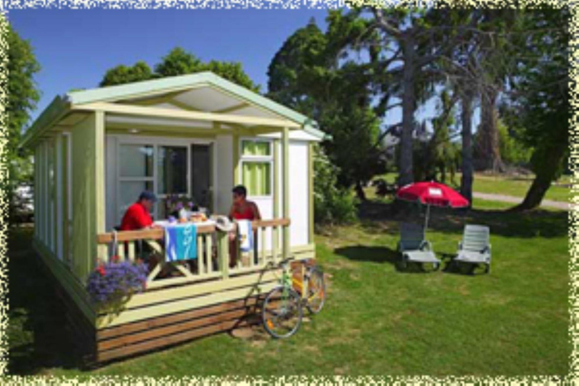 Hotellerie De Plein Air Camping Leychoisier Bonnac-la-Cote Exterior photo